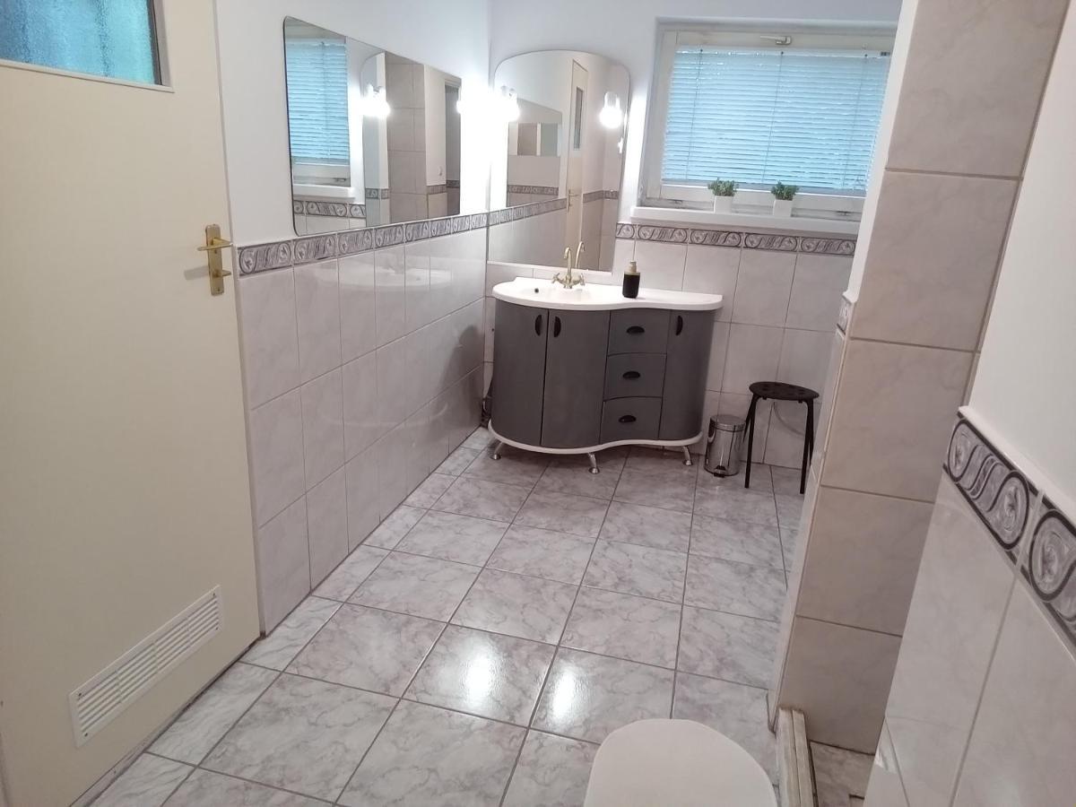 Domek U Kazi Sadowne المظهر الخارجي الصورة